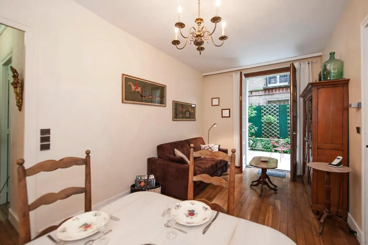 Apartamento Calm Flat With Terrasse Nearby Montparnasse - Paris - Welkeys 0*,  Francia