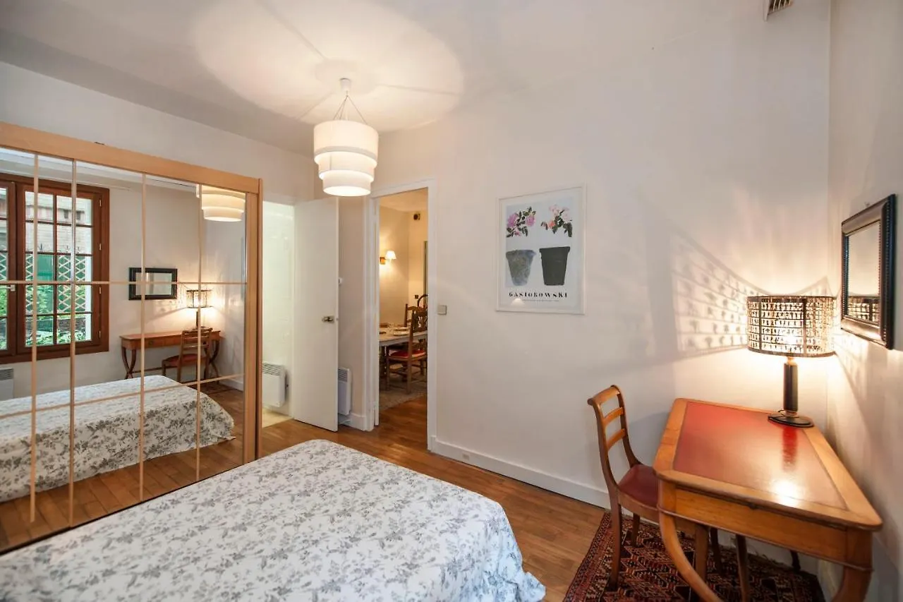 Apartamento Calm Flat With Terrasse Nearby Montparnasse - Paris - Welkeys