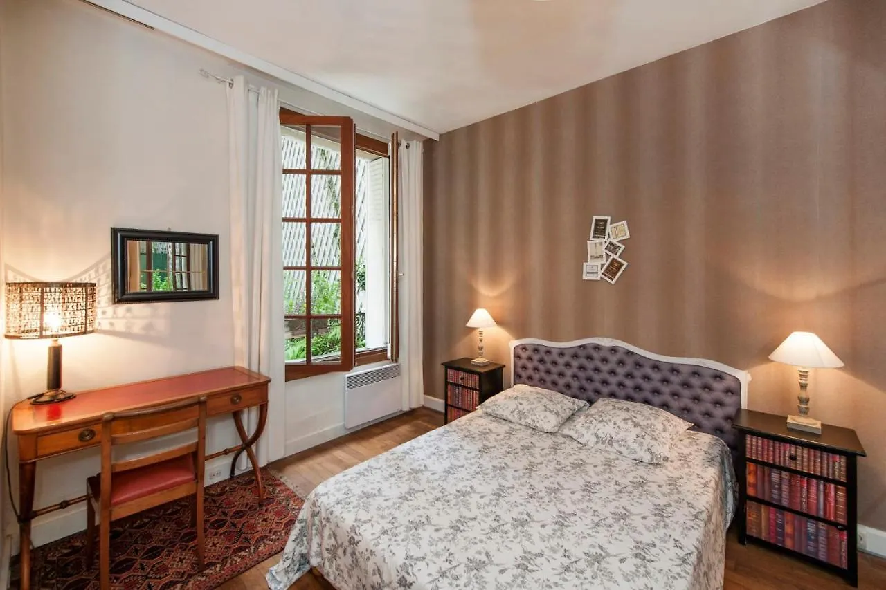 Calm Flat With Terrasse Nearby Montparnasse - Paris - Welkeys Apartman