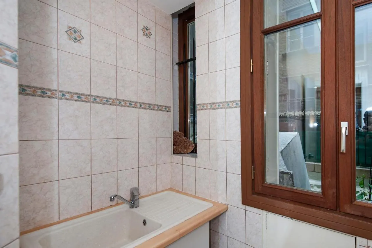 Calm Flat With Terrasse Nearby Montparnasse - Paris - Welkeys Apartman Franciaország